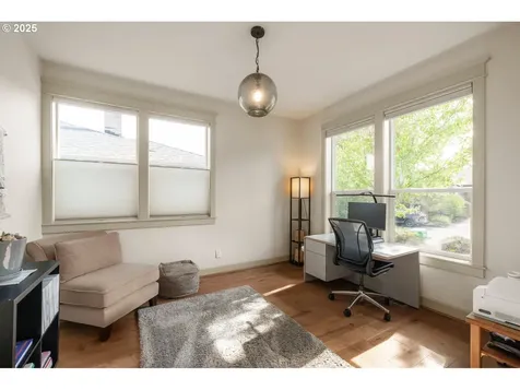 1025 NE Dean Street Portland OR 97211