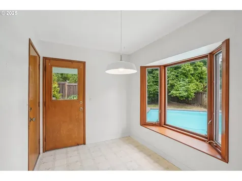 4242 SW Admiral Street Portland OR 97221