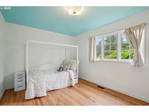 4242 SW Admiral Street Portland OR 97221