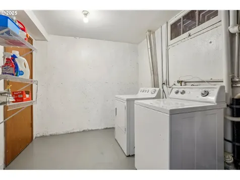 4242 SW Admiral Street Portland OR 97221
