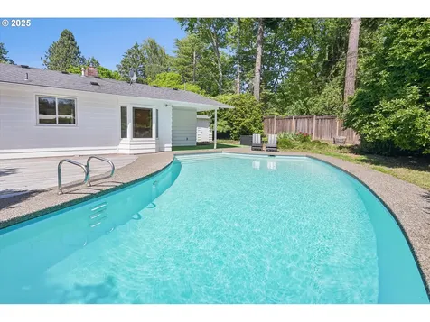 4242 SW Admiral Street Portland OR 97221