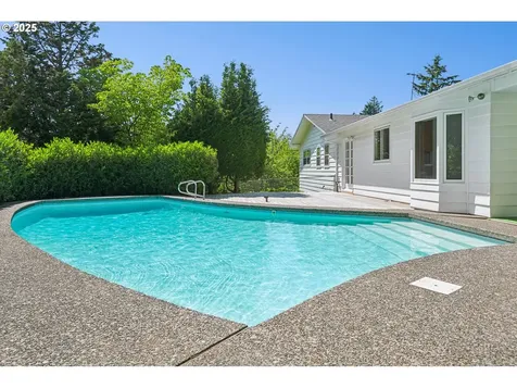 4242 SW Admiral Street Portland OR 97221