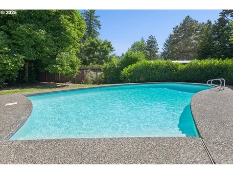 4242 SW Admiral Street Portland OR 97221