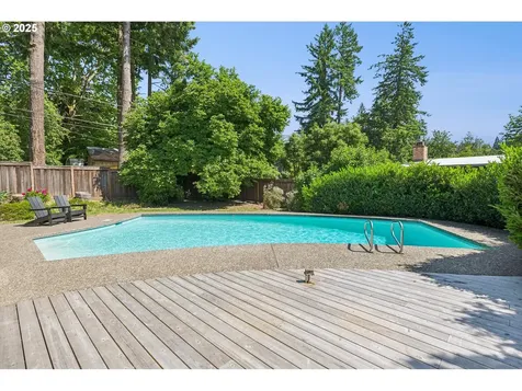 4242 SW Admiral Street Portland OR 97221