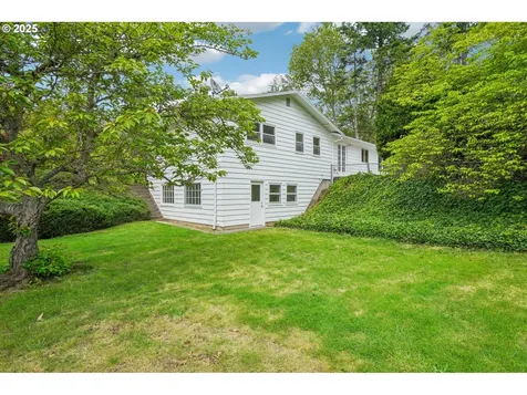 4242 SW Admiral Street Portland OR 97221