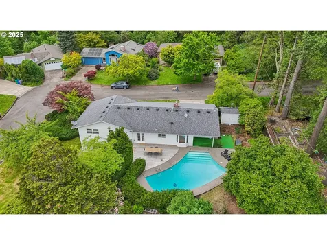 4242 SW Admiral Street Portland OR 97221