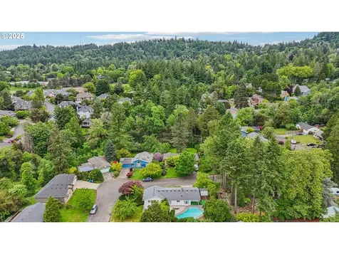 4242 SW Admiral Street Portland OR 97221