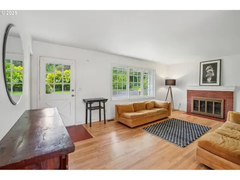 4242 SW Admiral Street Portland OR 97221