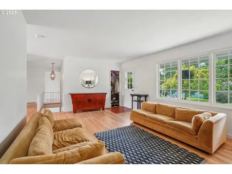 4242 SW Admiral Street Portland OR 97221