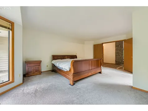 10624 SW 14th Drive Portland OR 97219