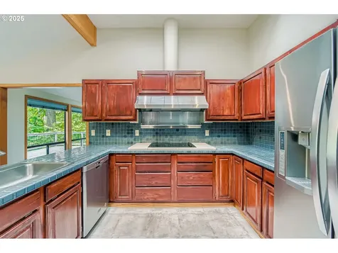 10624 SW 14th Drive Portland OR 97219