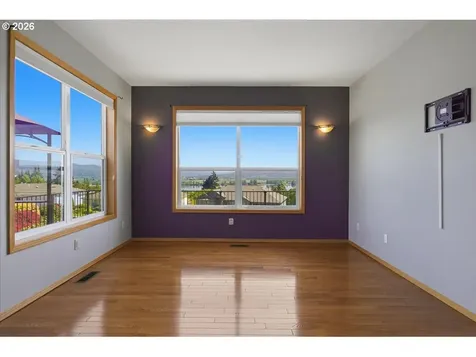 1615 7th Street Columbia City OR 97018