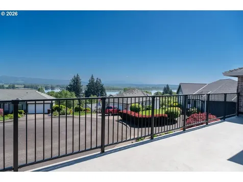 1615 7th Street Columbia City OR 97018