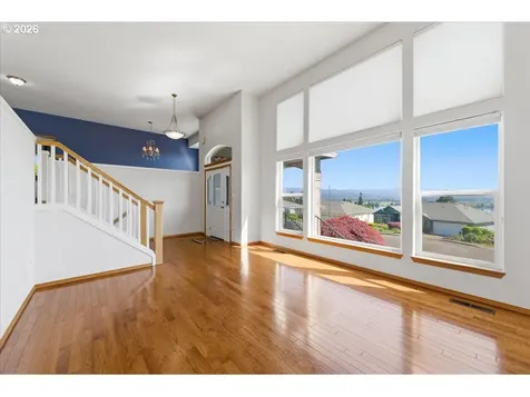 1615 7th Street Columbia City OR 97018