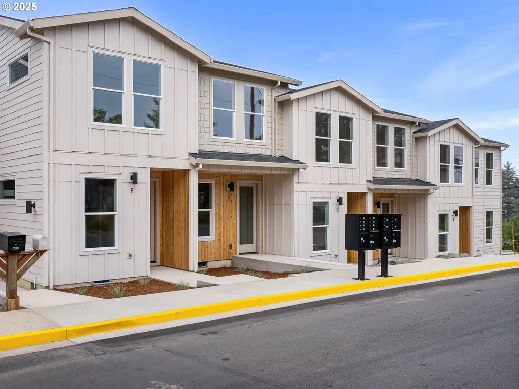 305 SE Jetty Avenue Lincoln City OR 97367