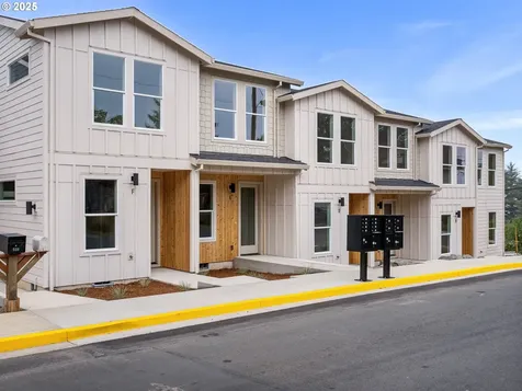 305 SE Jetty Avenue Lincoln City OR 97367