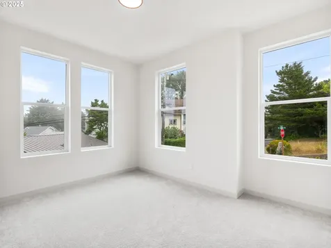 305 SE Jetty Avenue Lincoln City OR 97367