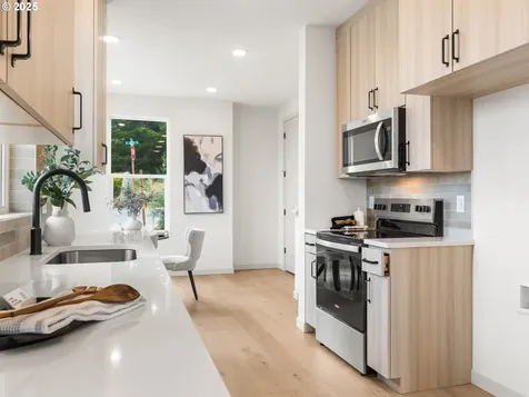 305 SE Jetty Avenue Lincoln City OR 97367