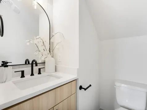 305 SE Jetty Avenue Lincoln City OR 97367