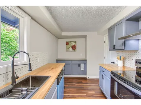 12126 SE Redwood Avenue Milwaukie OR 97222