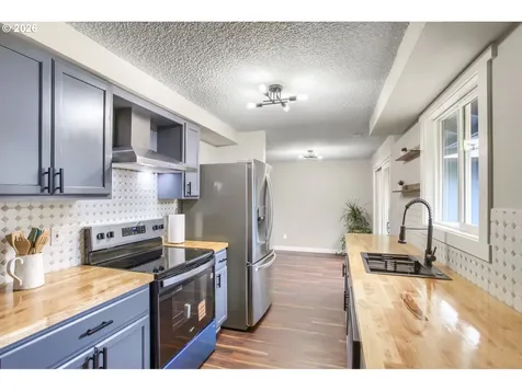 12126 SE Redwood Avenue Milwaukie OR 97222