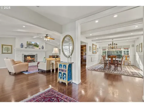17075 Old River Drive Lake Oswego OR 97034