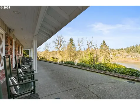 17075 Old River Drive Lake Oswego OR 97034