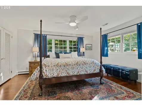 17075 Old River Drive Lake Oswego OR 97034