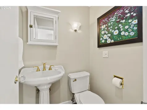 17075 Old River Drive Lake Oswego OR 97034