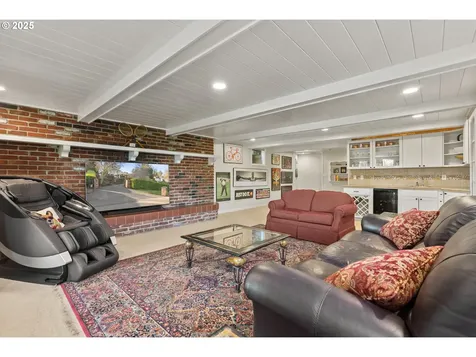 17075 Old River Drive Lake Oswego OR 97034