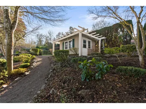 17075 Old River Drive Lake Oswego OR 97034