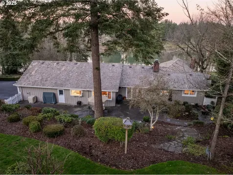 17075 Old River Drive Lake Oswego OR 97034