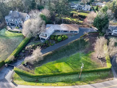 17075 Old River Drive Lake Oswego OR 97034