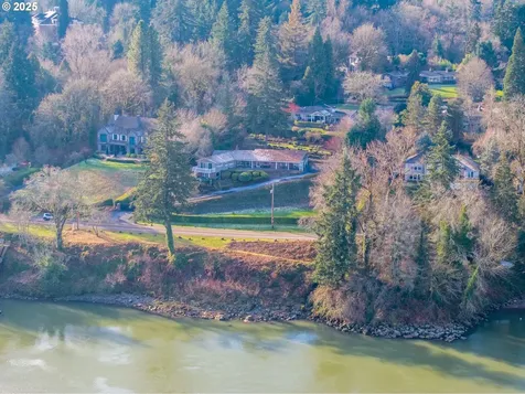 17075 Old River Drive Lake Oswego OR 97034