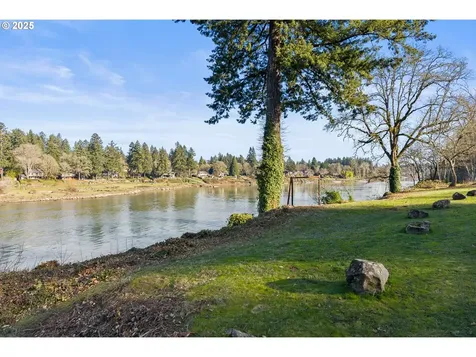 17075 Old River Drive Lake Oswego OR 97034