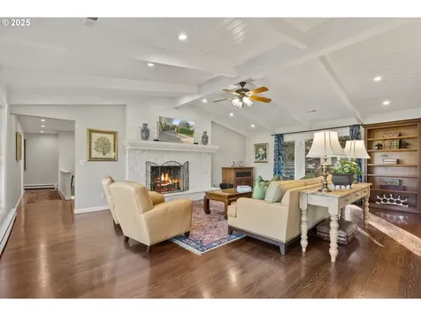 17075 Old River Drive Lake Oswego OR 97034
