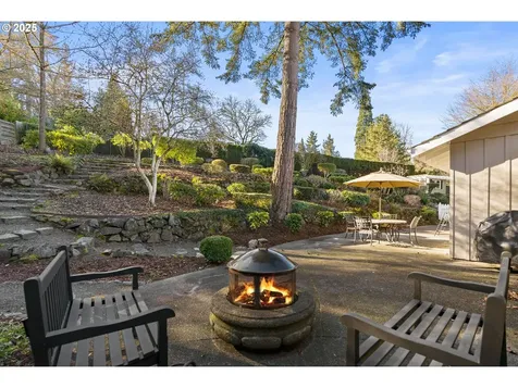 17075 Old River Drive Lake Oswego OR 97034