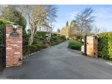 17075 Old River Drive Lake Oswego OR 97034