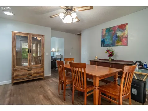 956 W Pilger Street Roseburg OR 97471