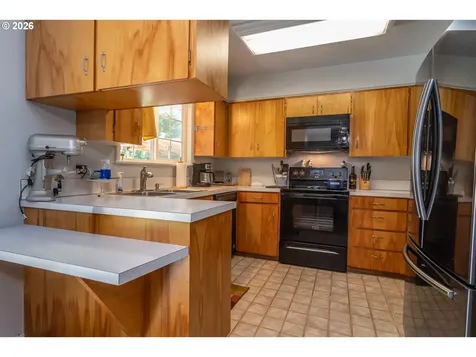 956 W Pilger Street Roseburg OR 97471