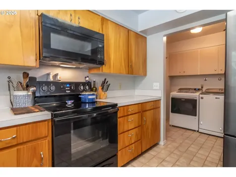 956 W Pilger Street Roseburg OR 97471