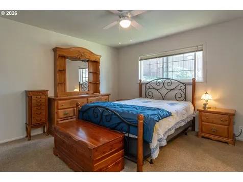 956 W Pilger Street Roseburg OR 97471
