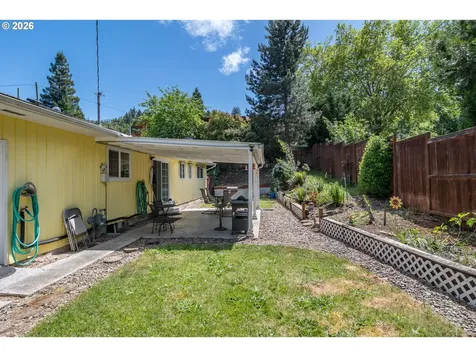 956 W Pilger Street Roseburg OR 97471