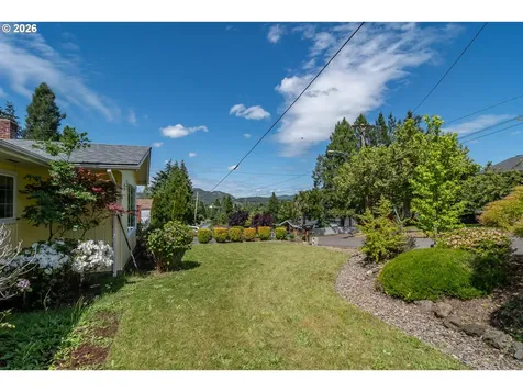 956 W Pilger Street Roseburg OR 97471