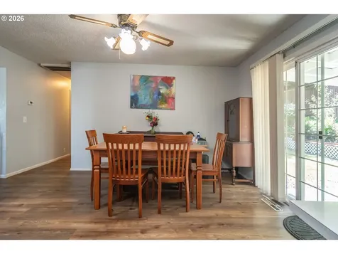 956 W Pilger Street Roseburg OR 97471