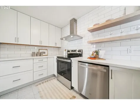 2541 SE 75th Avenue Portland OR 97206
