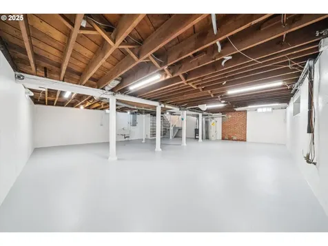 2541 SE 75th Avenue Portland OR 97206