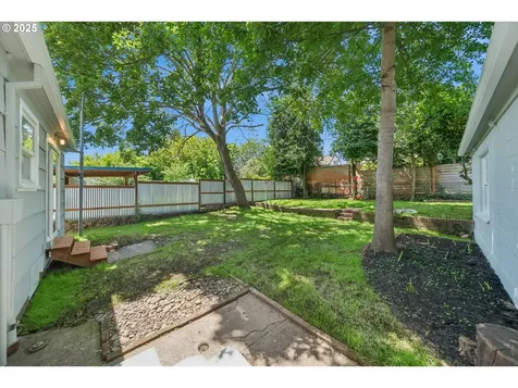 2541 SE 75th Avenue Portland OR 97206