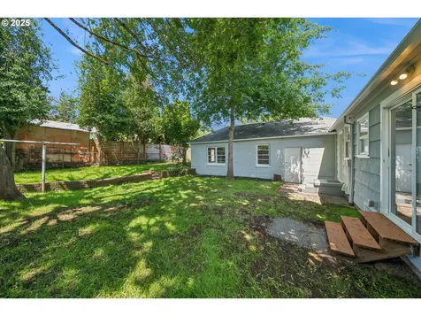2541 SE 75th Avenue Portland OR 97206