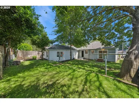 2541 SE 75th Avenue Portland OR 97206